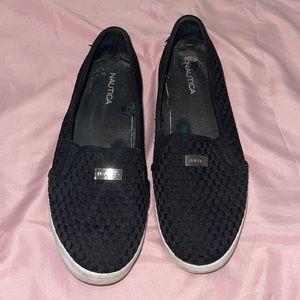 Náutica used shoes size 9